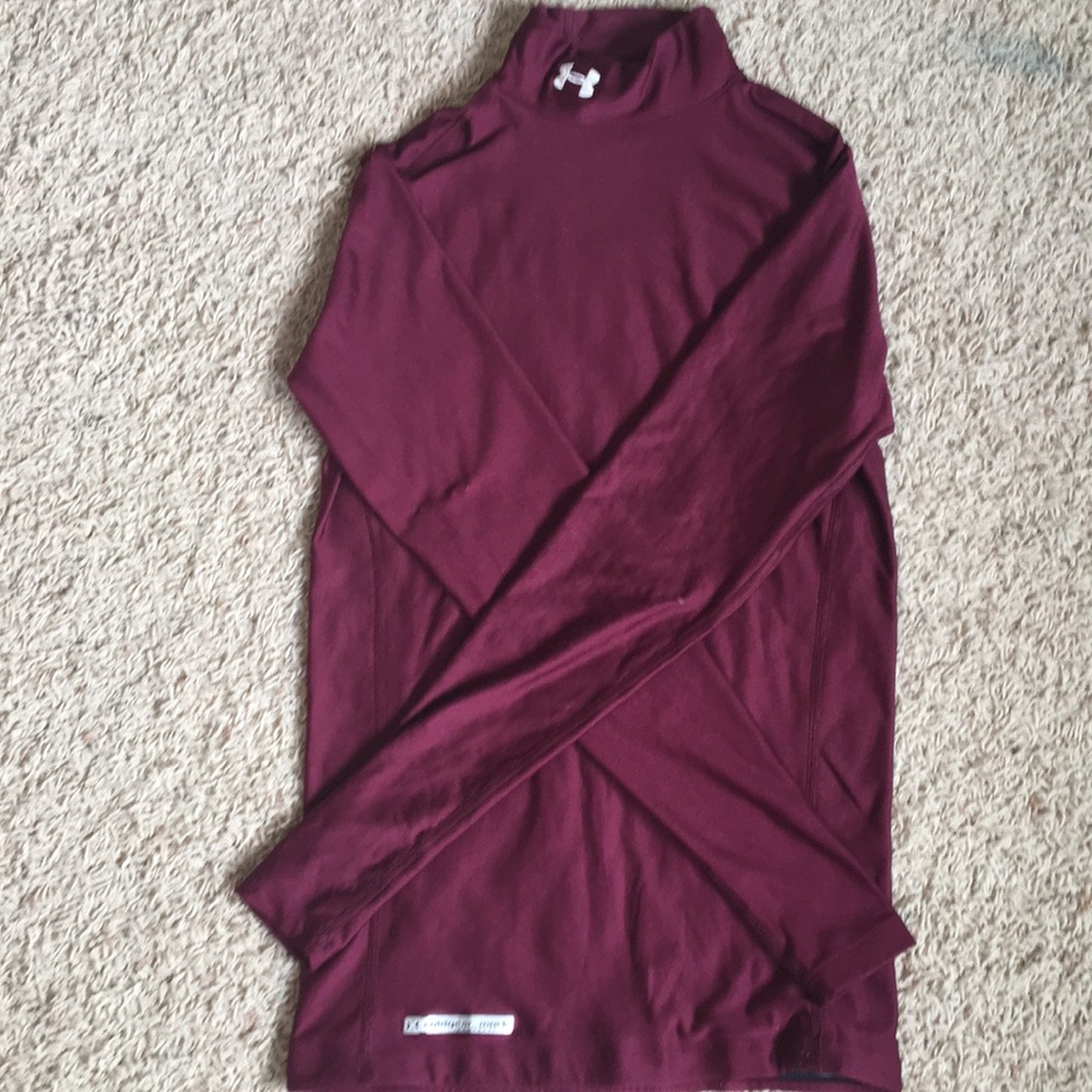 Women’s under Armour compression shirt